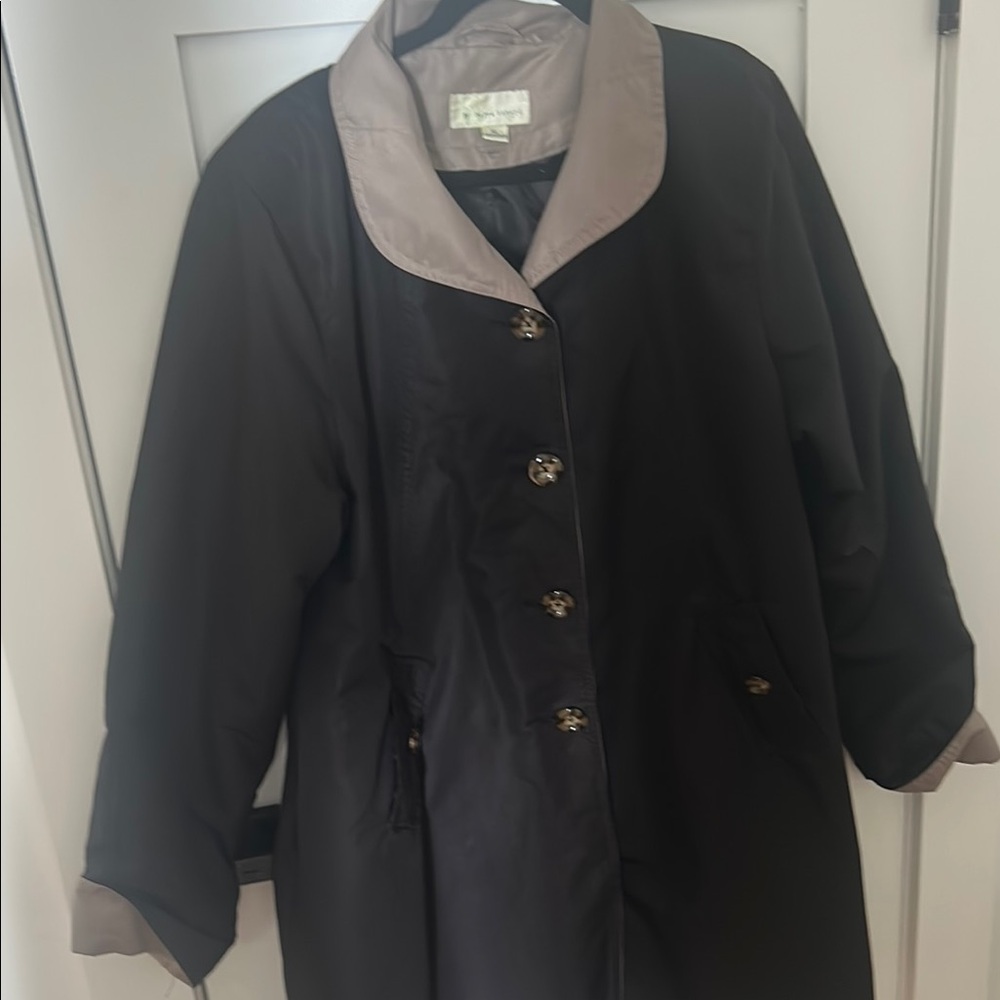 Harve Bernard Black and Tan Women's light weight Coat